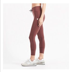 Vuori Daily Legging Fig Color